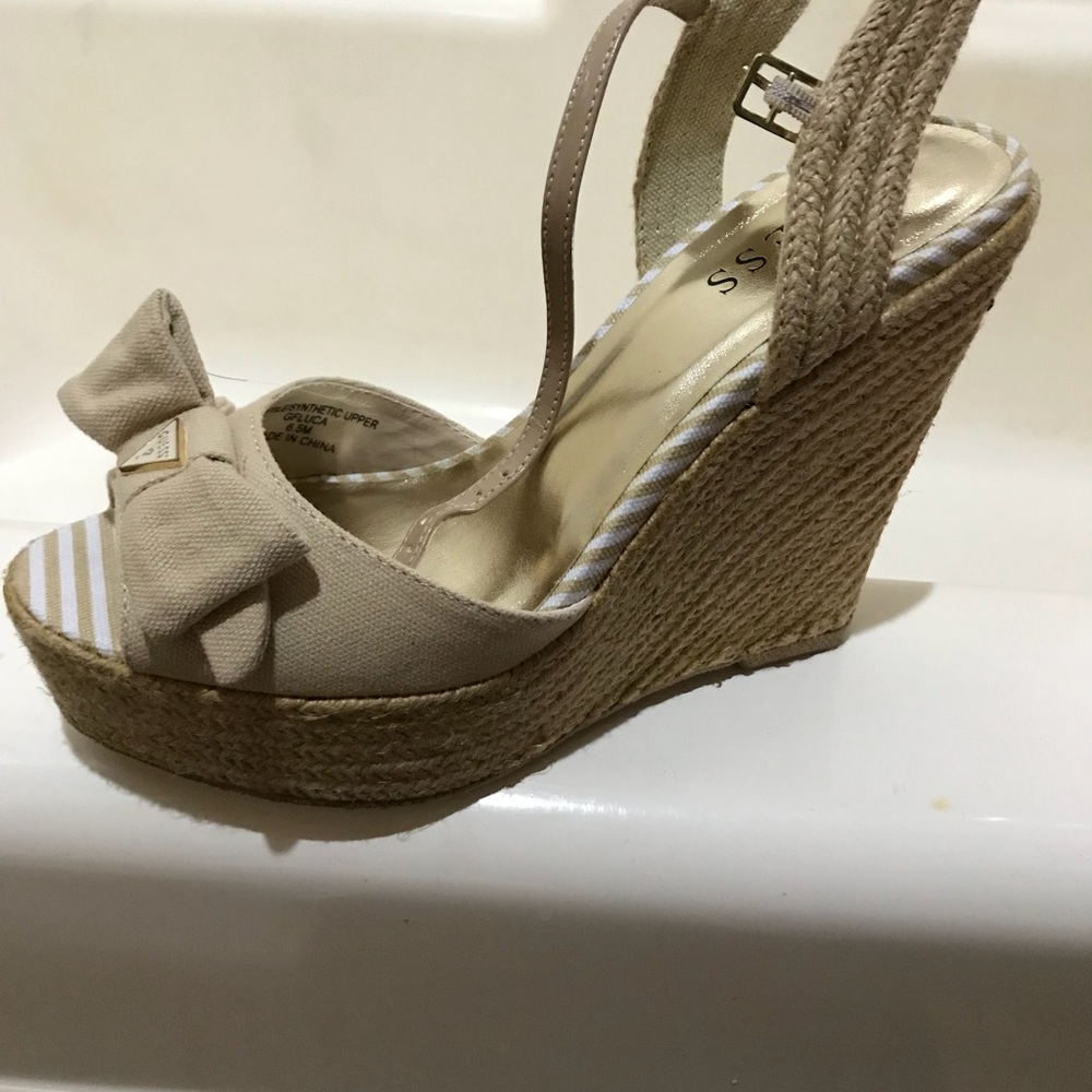 Guess wedges